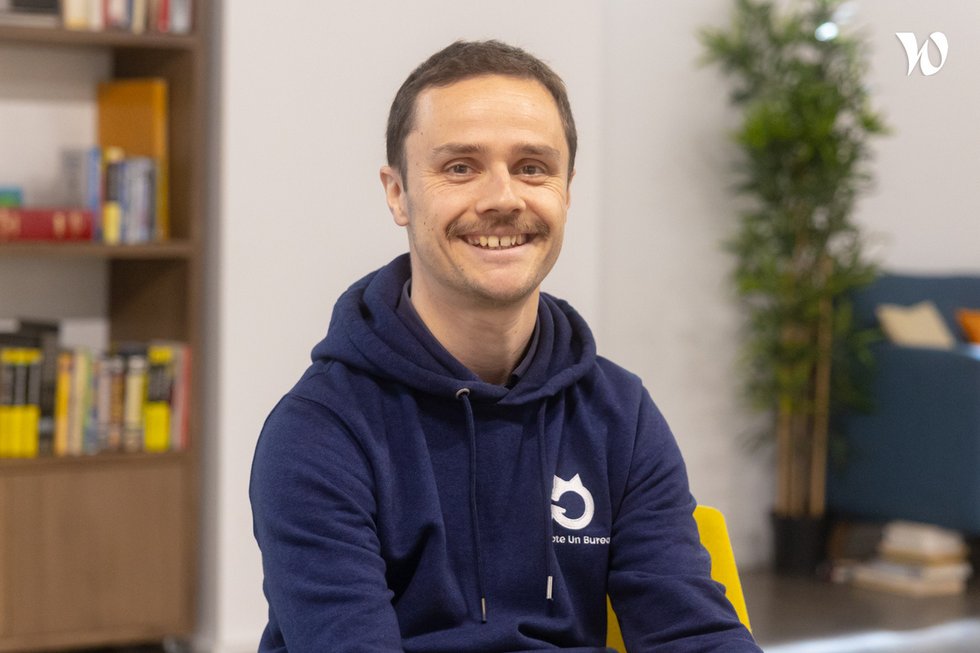 Rencontrez Maxence, Responsable commercial - adopte un bureau