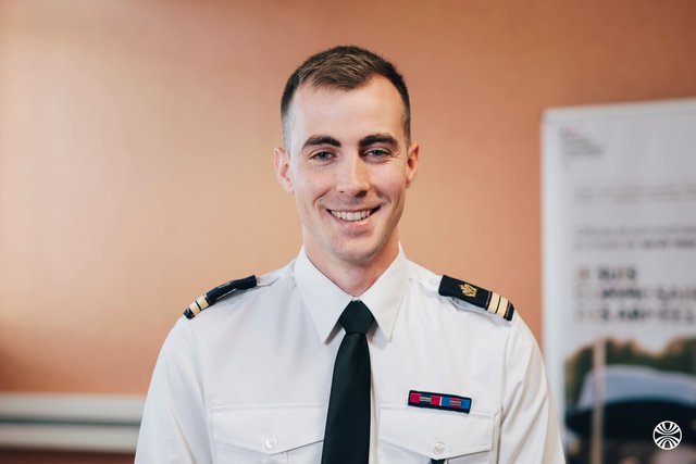 Rencontrez Théophile, Commissaire de Deuxième Classe - Commissaires des Armees
