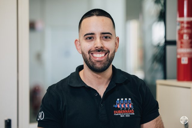 Rencontrez Dylan, Responsable Marketing et Communication - Dubernard