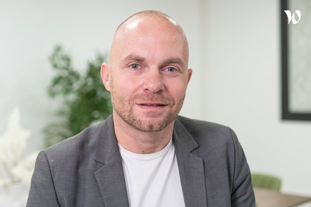 Rencontrez  Nicolas, Directeur Commercial - Reelevant