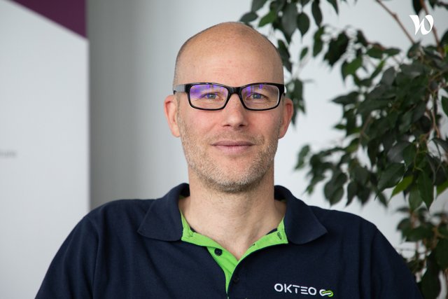 Rencontrez Hugues, Administrateur Membre du Bureau OKTEO - OKTEO