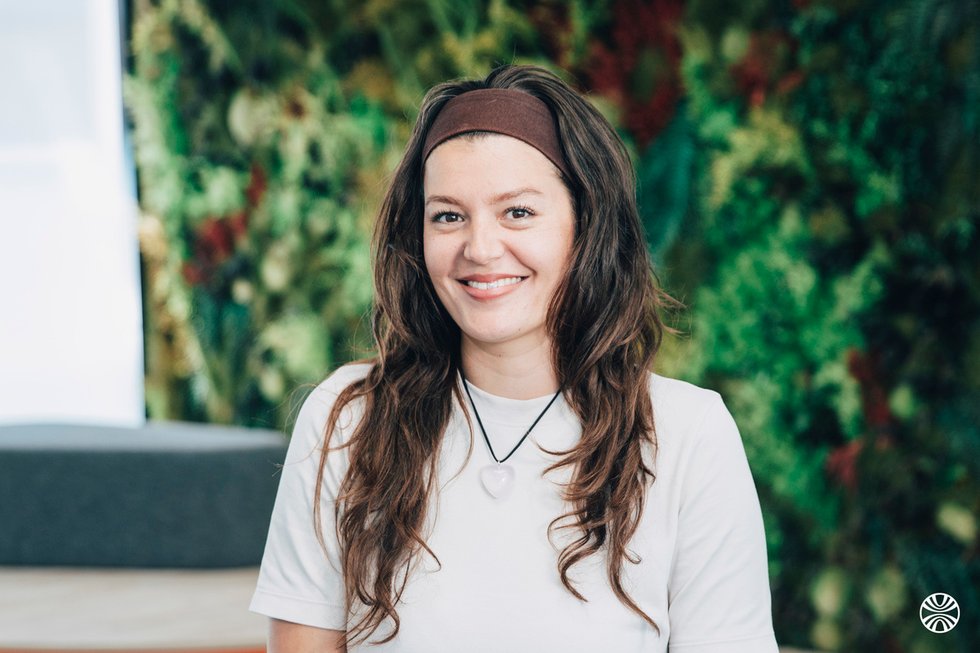 Rencontrez Lola, Account Executive - Omnicom Media Group