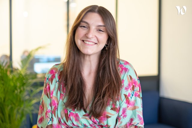 Rencontrez Anais, Sales Consultant - EF Education First