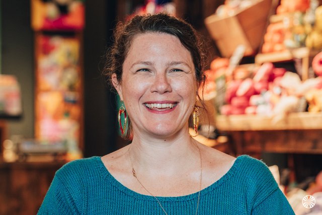 Rencontrez Claire, Retail Sales Leader - LUSH | France