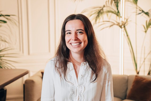 Rencontrez Anna, Analyste - Cambon Partners