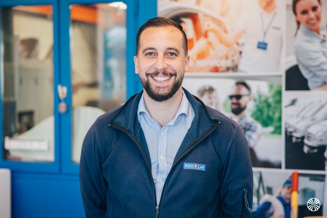 Rencontrez Jordan, Chef de secteur - RENT A CAR