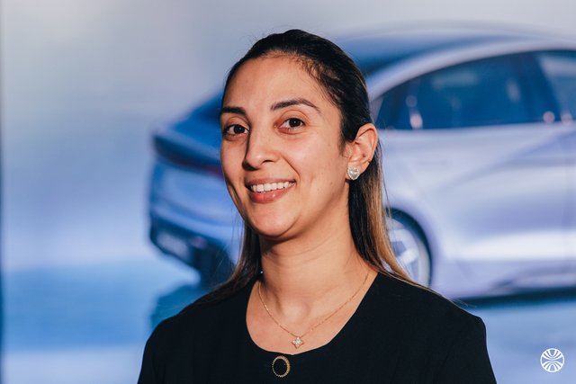 Rencontrez Donia, Commerciale - HARMONY AUTO FRANCE