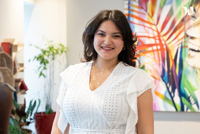 Rencontrez Yasmine, Alternante/Proxy Product Owner - L'informatique aux Finances publiques