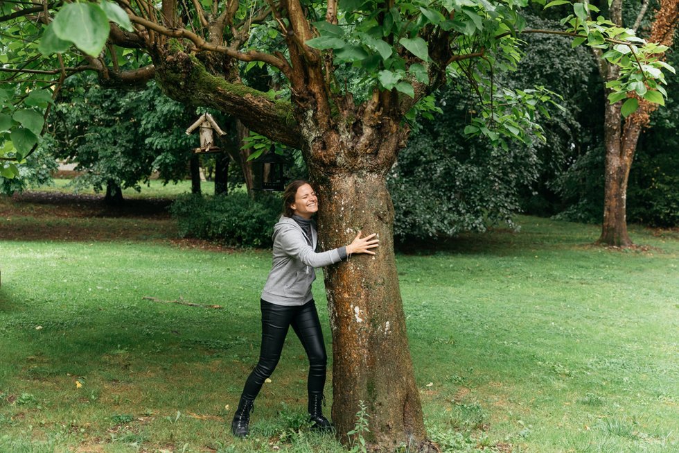 Faire des câlins aux arbres : quels effets sur le leadership ?