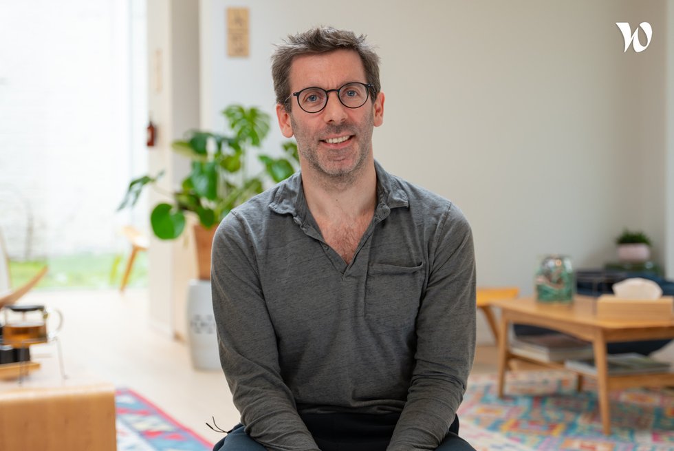 Découvrez Yoga Room avec Pierre - Yoga Room