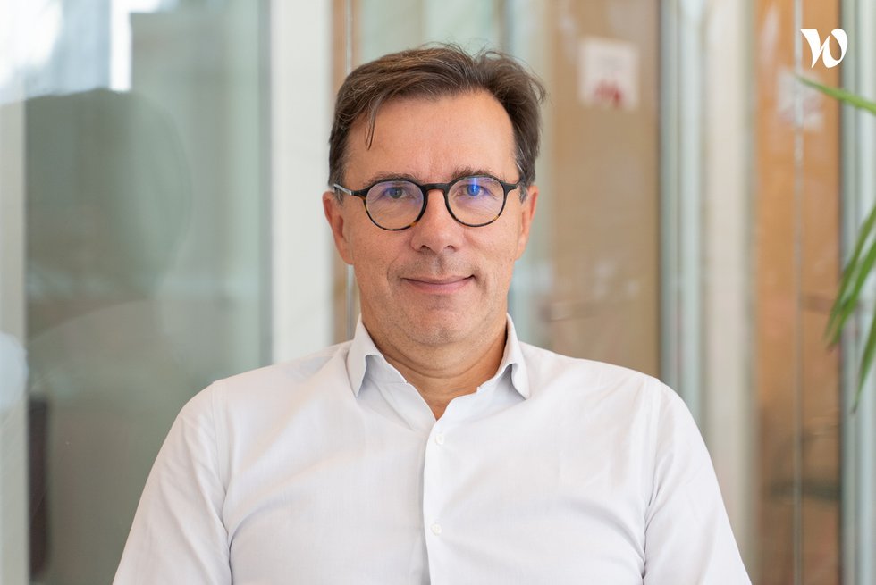 Rencontrez Jean Baptiste, Directeur Général - Nouvelles Donnes