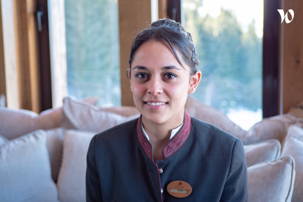 Rencontrez Evie, Assistant Maître d’hôtel – Airelles Courchevel - Airelles