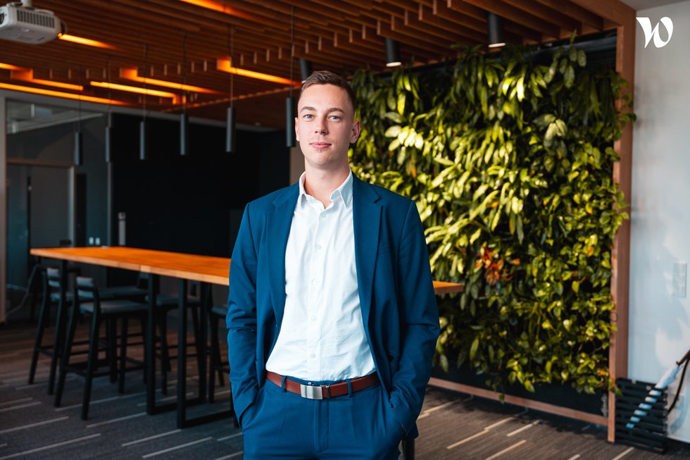 Jakub Marcolla, Akciový specialista - WOOD & Company