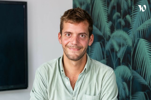 Rencontrez Sébastien, Account Director de l'agence Hopscotch PR