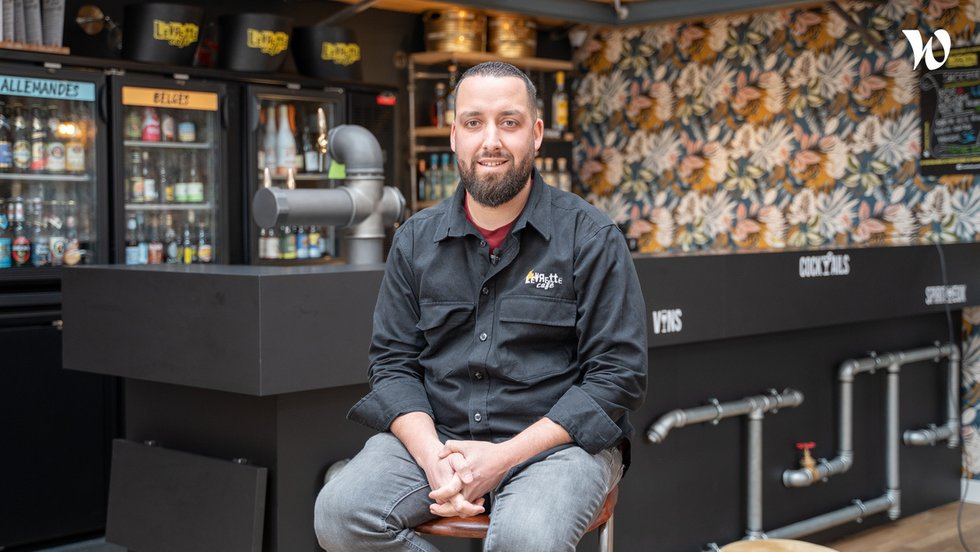 Rencontrez Maxime, Gérant - Levrette Café Laval - Groupe V and B