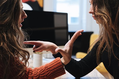 Discutir en el trabajo puede ser justo lo que necesitas