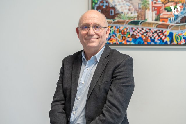 Rencontrez Jean Baptiste, Directeur Général - Miel