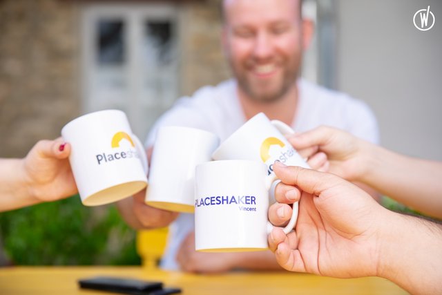 PLACESHAKER