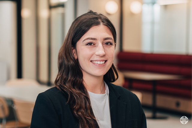 Rencontrez Estelle, Sales Consultant - Meltwater