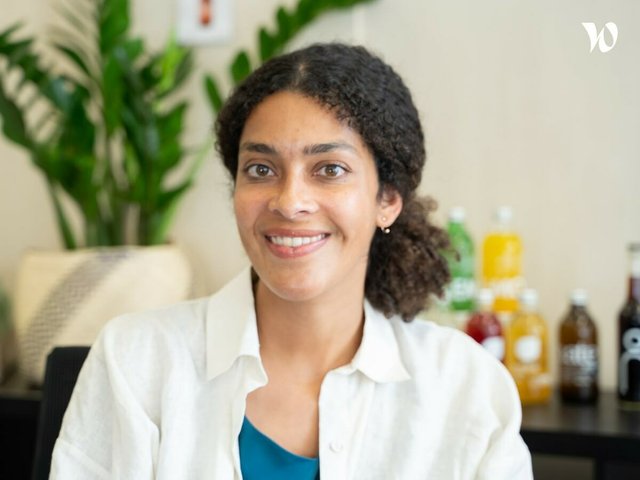 Rencontrez Carolina, Directrice Marketing - Lemonaid & Charitea France