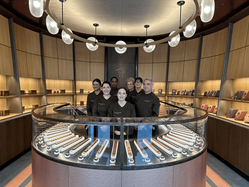 Venez vivre un moment unique au sein de notre nouvelle boutique Infiniment Chocolat situé au 23 boulevard des Capucines, Paris IIème - Pierre Hermé Paris