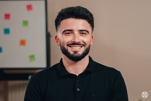 Rencontrez Dimitri, Manager - Hubvisory