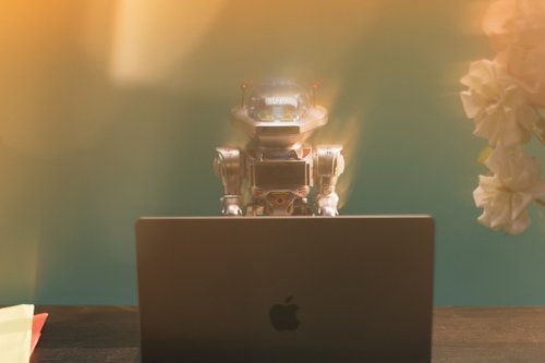 Chatbots dans le recrutement : entre promesses et réalité