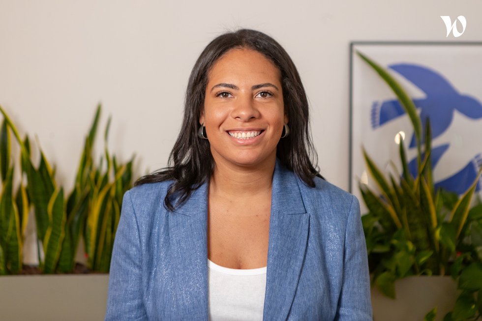 Rencontrez Cécilia, Business Manager - Bluecoders