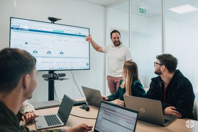 UXCO Group - Ecla & UXCO Student