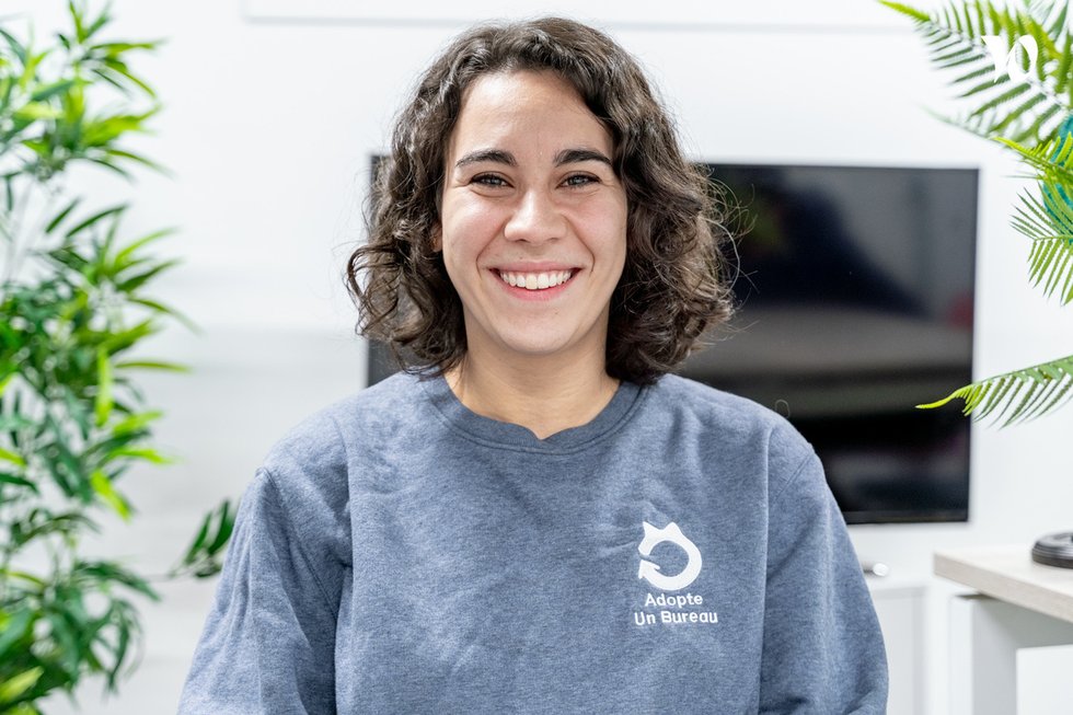 Rencontre Chloé, Responsable E-Boutique - adopte un bureau