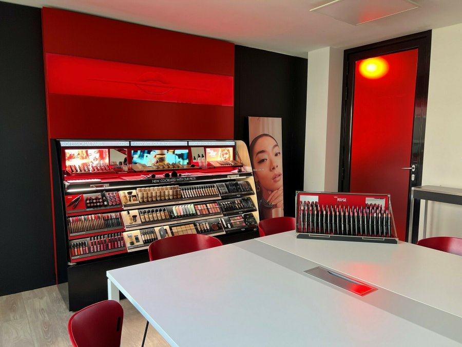 MAKE UP FOR EVER