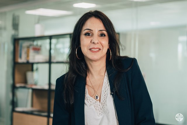 Rencontrez Warda, Business Analyst - BPCE Solutions informatiques