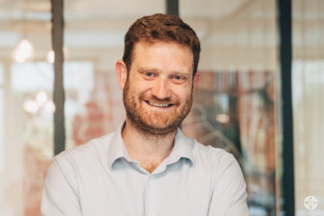 Meet Simon, Directeur général - Phenix