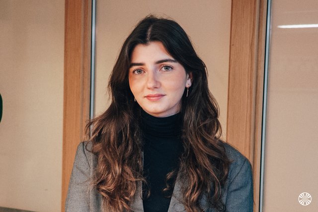 Rencontrez Inès, Consultante - Frame