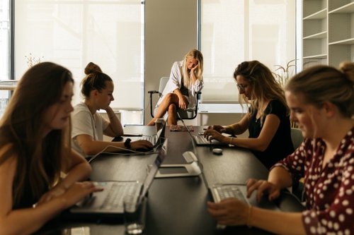 SOS Managers en détresse : « Je manage mes anciens collègues et c'est l'enfer »