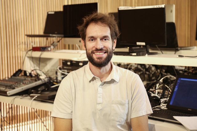 Rencontrez Regis, Directeur de Production Audiovisuelle - IMCAS