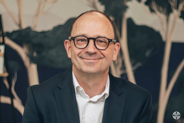 Rencontrez Laurent, Directeur de la Stratégie Santé - Aprium Pharmacie