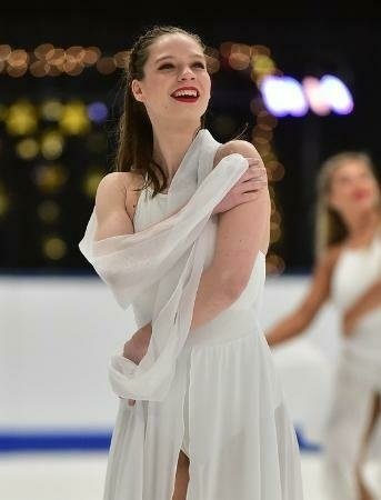 Eugenie, championne du monde de ballet sur glace ! - Safran Electronics & Defense