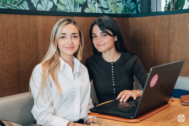 AI SISTERS
