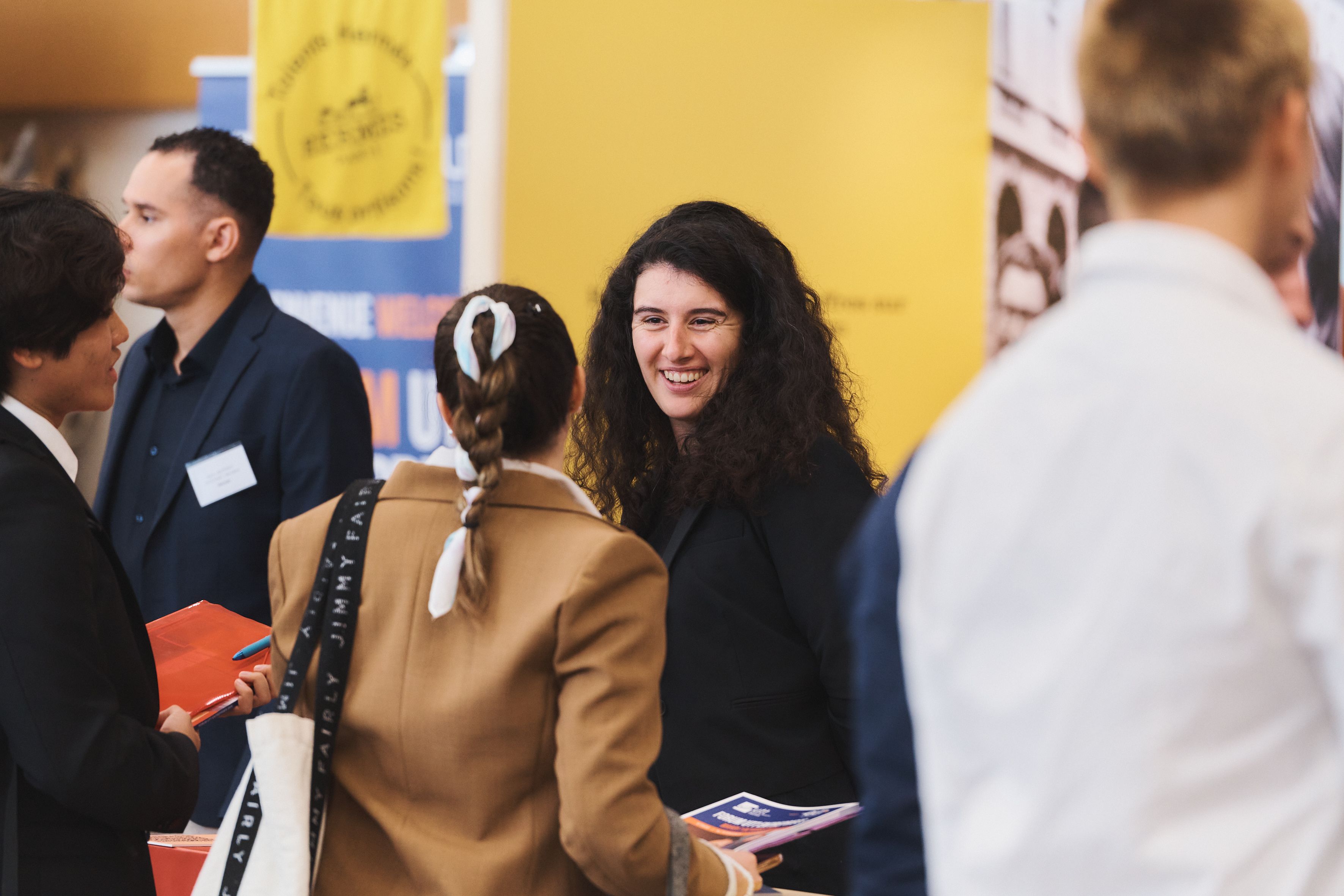 Hermès était présent aux forums de l’Université de Technologie de Belfort-Montbéliard, l’Université de Technologie de Troyes, l’Université de Technologie de Compiègne (UTC), l’ITECH Lyon et CentraleSupélec pour rencontrer les ingénieurs de demain.