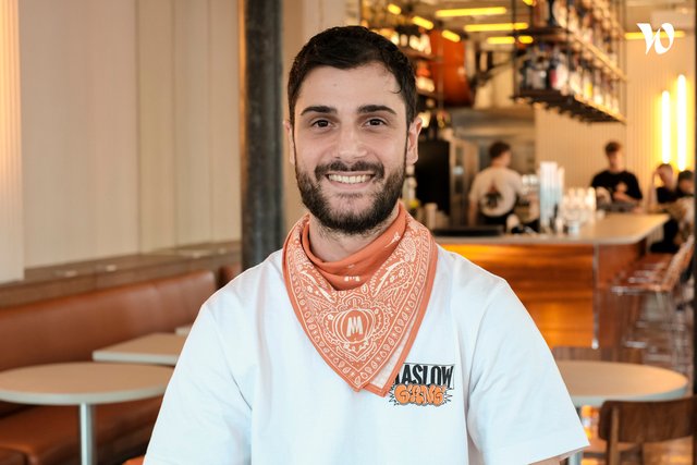 Rencontrez Marco, Second de bar - Maslow