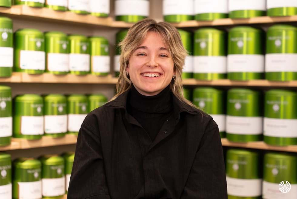 Rencontrez Léna, Vendeuse Tea Sommelière - Palais des Thés