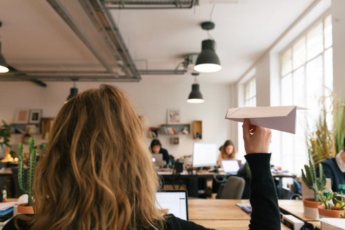 Période de creux au travail : comment combler l'ennui ?