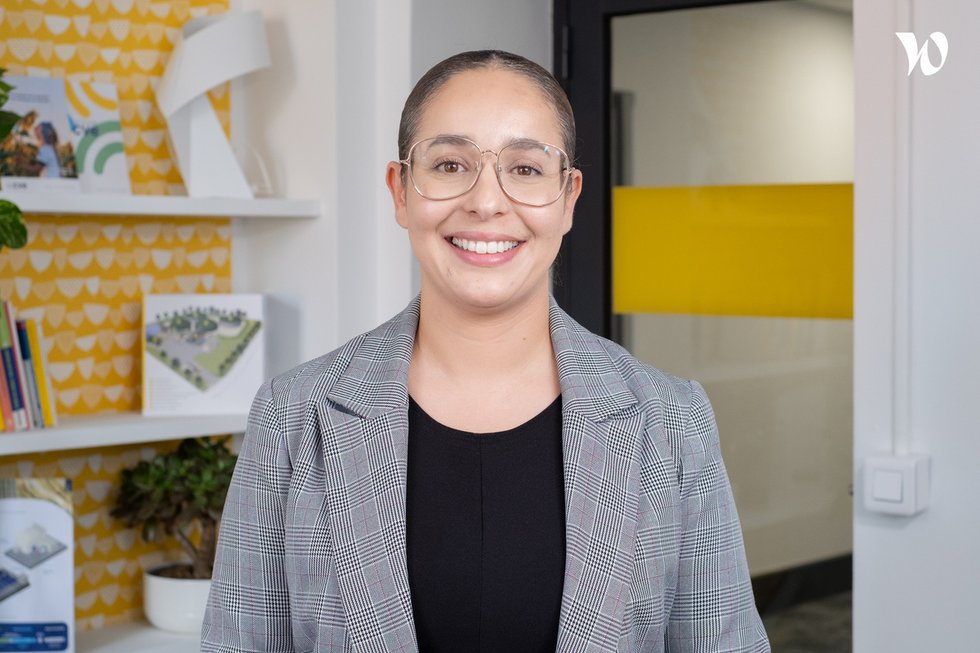 Rencontrez Majda, Manager service comptabilité internationale - CVE