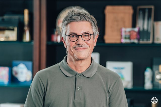 Rencontrez Felipe, Co-Directeur - FHCOM