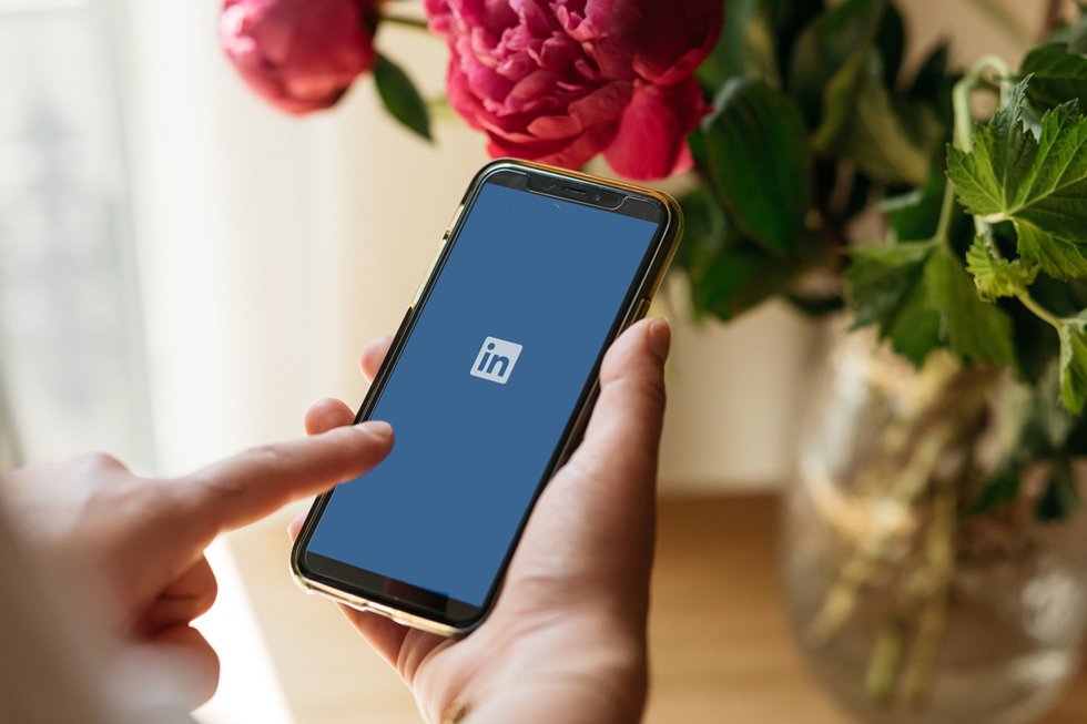 Shssh: Don’t put ‘looking for work’ in your LinkedIn title 