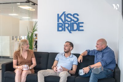 Kiss the bride