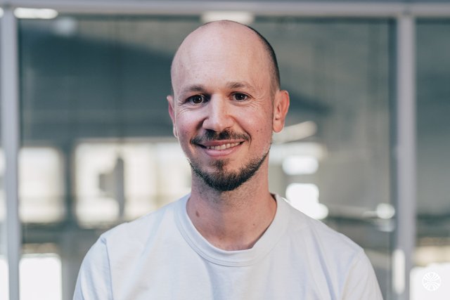 Rencontrez Yannick, Chef de Projet - FIELDBOX