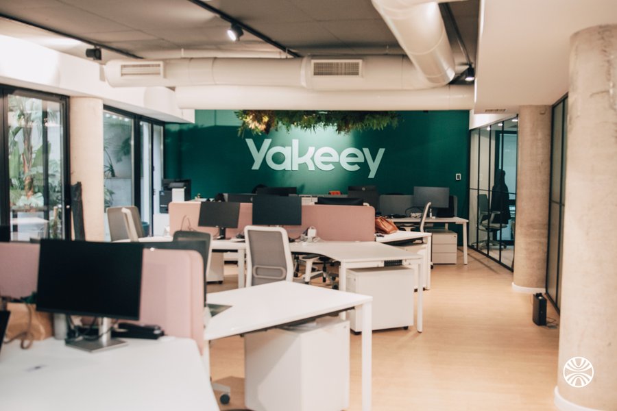 YAKEEY