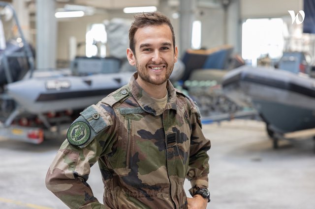 Découvrez la Marine nationale avec le capitaine Clément, plongeur démineur